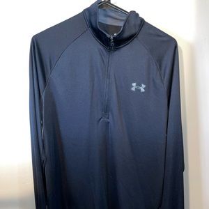 Mens medium black under armor athletic shirt